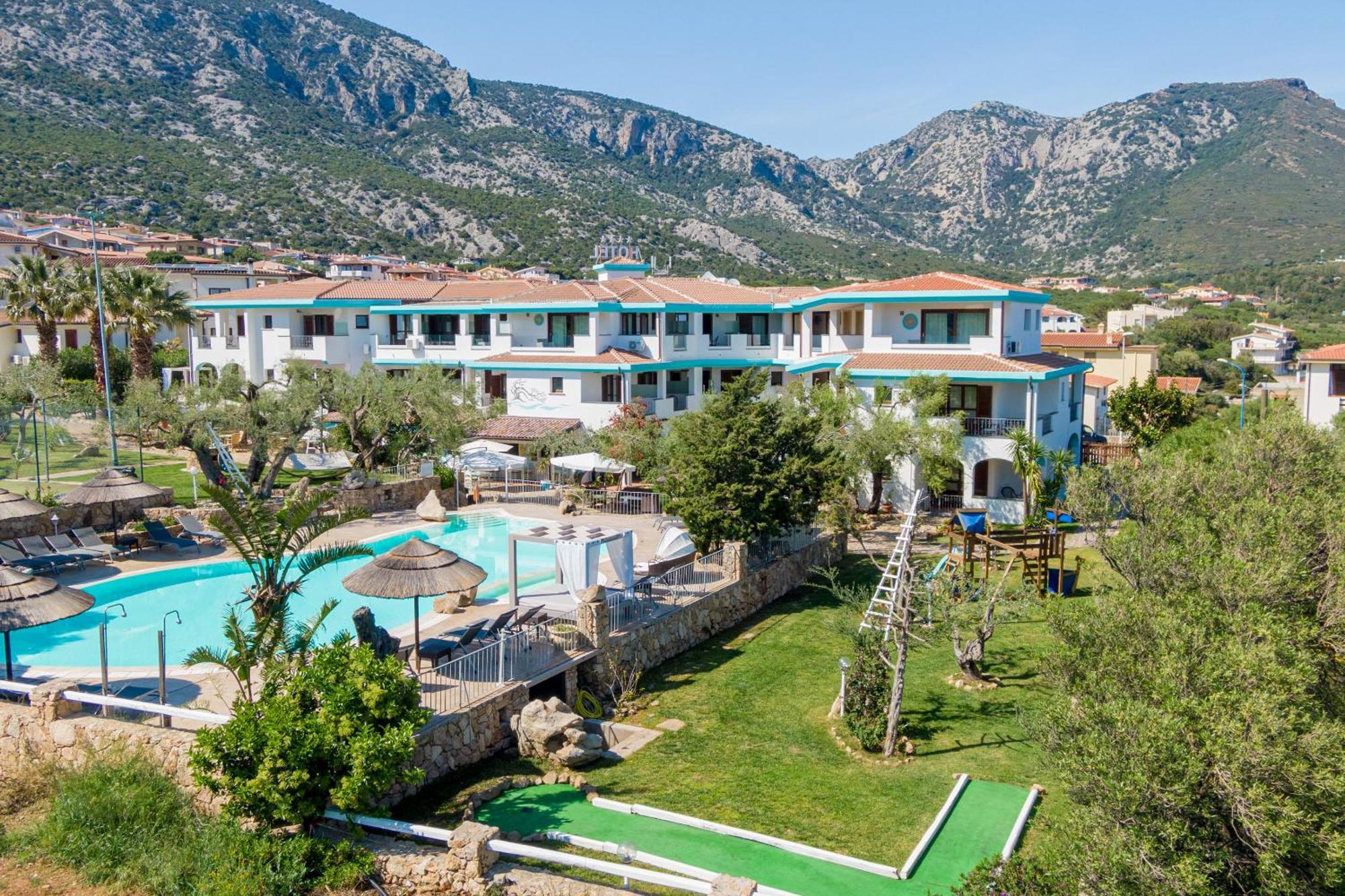 I Ginepri Hotel Cala Gonone Bagian luar foto